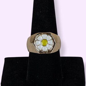 V. White Daisy Signet Ring